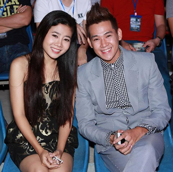 Khi Mai Phương lâm trọng bệnh và qua đời, nhiều người đã tỏ ý trách móc Phùng Quang Huy, bạn trai cũ của Mai Phương, bố ruột của bé Lavie khi không trở về thăm hỏi, chăm sóc Mai Phương và con gái.