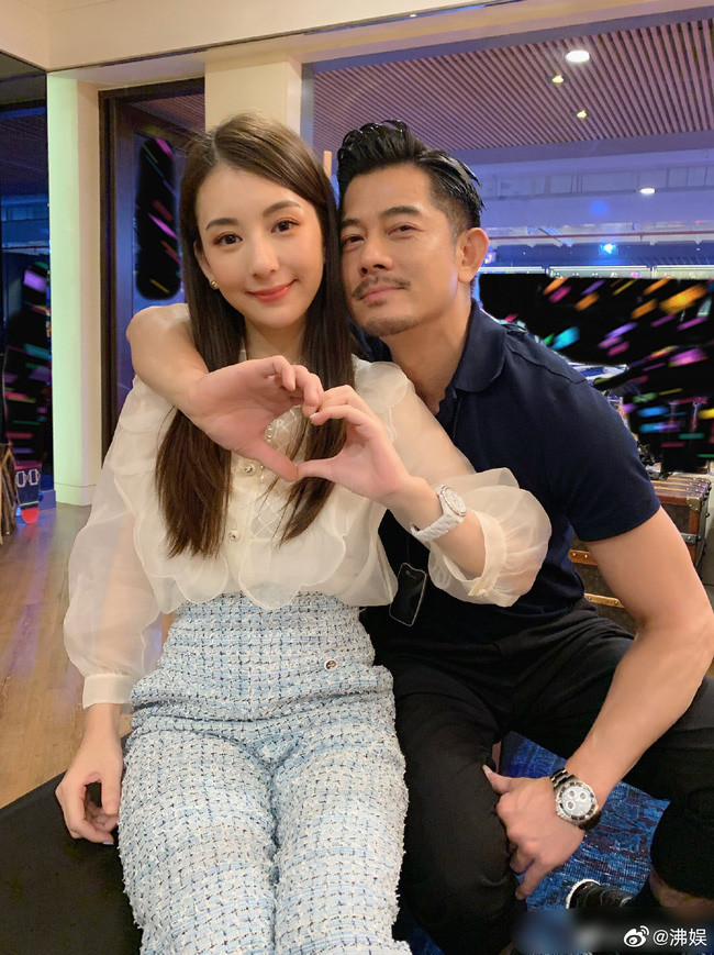 Trước đó, ngày 28/8/2020, báo chí Trung Quốc đưa tin Quách Phú Thành và vợ trẻ lục đục vì thiên vương Hong Kong lăng nhăng.