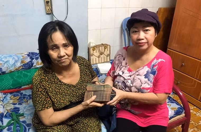 Số tiền mà nghệ sĩ Phi Phụng quyên góp giúp đồng nghiệp lên tới 150 triệu đồng, trong đó vợ chồng Thu Trang – Tiến Luật góp 5 triệu đồng.