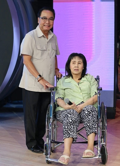 Sau 30 năm gắn bó với nghệ thuật, nghệ sĩ Hoàng Lan ghi dấu ấn trong lòng khán giả với các vai diễn như: Hai mưa nắng, Lan xì-po, má mì, Chủ quán cơm tù... Đặc biệt bà từng tham gia chương trình nổi tiếng một thời Trong nhà ngoài phố những năm 2000 và một số bộ phim như: Cô gái mang tên dòng sông, Sóng gió cuộc đời, Hồn Trương Ba da hàng thịt…