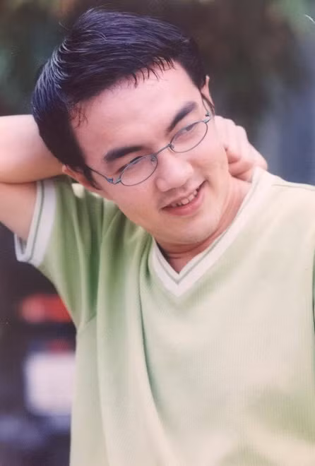 Thời sinh viên, Quốc Thuận từng đắt show, nhưng do có sai lầm với một đàn anh, nam diễn viên sinh năm 1979 đã bị mất đi nhiều cơ hội nghề nghiệp.