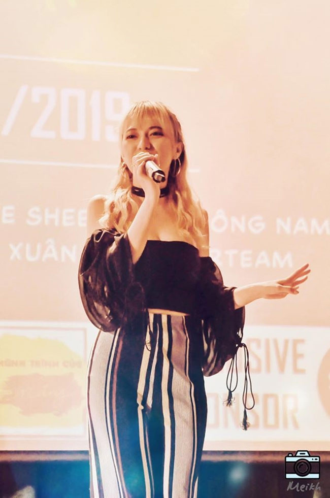 Tuy nhiên đam mê ca hát vẫn cháy bỏng nên chỉ đi làm một thời gian ngắn thì Xuân Nghi quyết định về Việt Nam tiếp tục hoạt động nghệ thuật vào năm 2019 và được khán giả trẻ đón nhận với 3 sản phẩm mới là Summer Night, Umakeme và Không thể hết buồn.