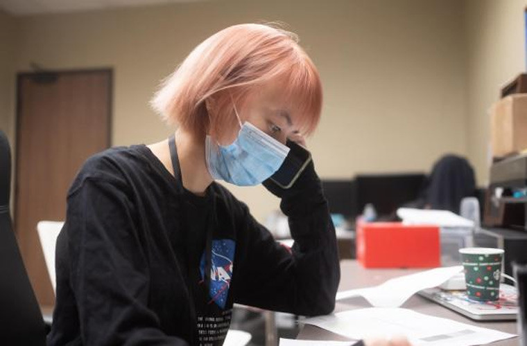 Cuối năm 2019 Xuân Nghi sang Mỹ thăm gia đình và bị kẹt lại vì dịch COVID-19. Sáng 21/12/2020, trên trang cá nhân, ca sĩ Xuân Nghi xác nhận dương tính với COVID-19.