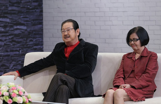 Chia sẻ trong một bài phỏng vấn trên Vietnamnet hồi đầu năm 2016, Đại tá Nguyễn Thành Luân trong "Ván bài lật ngửa" bày tỏ: "Tôi phải thành thật nói rằng, tôi cảm ơn bà xã nhiều nhất trong những gì tôi cám ơn so với cuộc đời. Vì nếu không có vợ thì tôi cũng gặp rất nhiều khó khăn. Vì đó là người đầu ấp tay gối, hiểu và sống hết lòng vì tôi. Nếu không có bà xã chắc tôi cũng sa ngã và không có được như bây giờ".