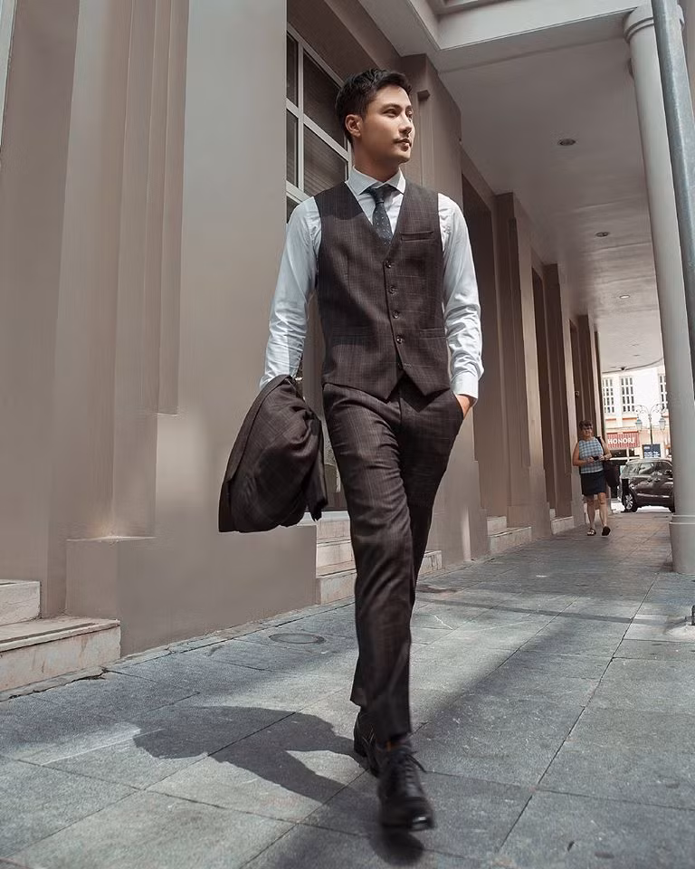 Được nhiều khán giả nữ yêu mến nên chuyện đời tư của Thanh Sơn cũng thu hút sự quan tâm.