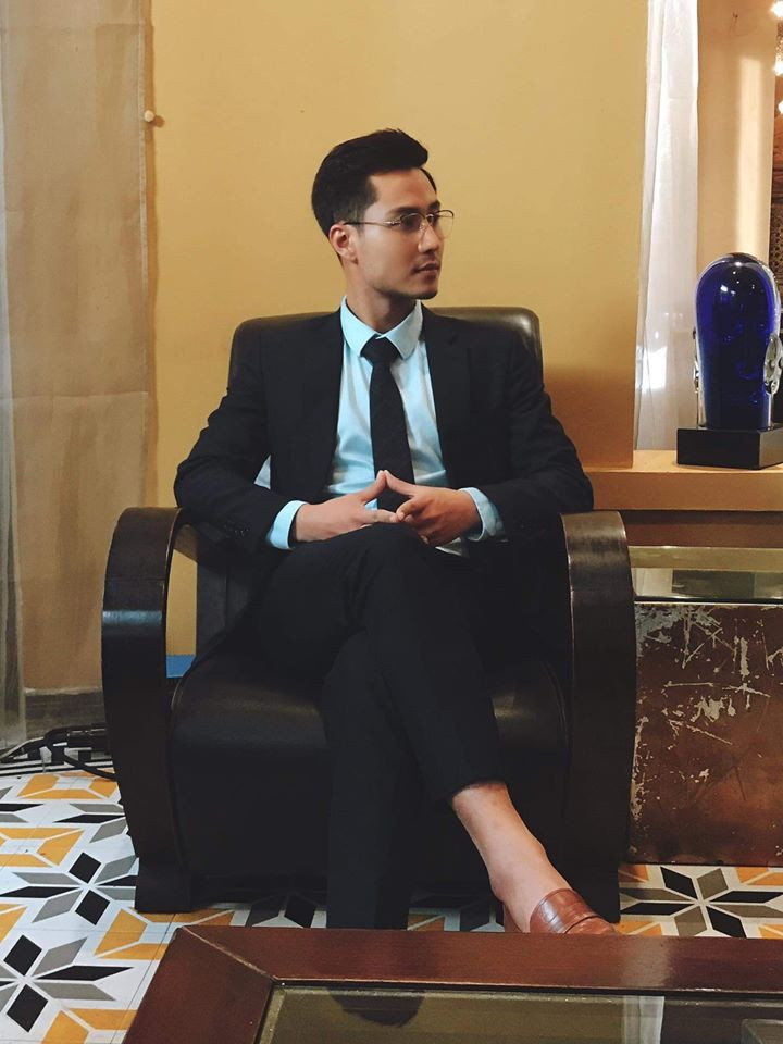 Trên trang cá nhân, diễn viên Thanh Sơn bày tỏ sự hài lòng với phong cách không những đẹp mà còn trẻ trung và lịch sự mà anh được xây dựng trong phim.