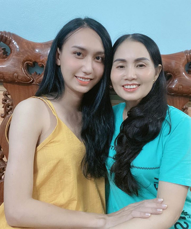 Lynk Lee lên 5kg nhờ công chăm sóc của mẹ (ảnh).