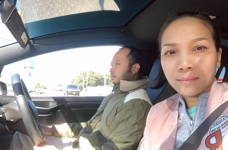 Trong gia đình Hồng Ngọc, Thomas Tâm Nguyễn là trụ cột, chịu trách nhiệm đưa ra những quyết định quan trọng và Hồng Ngọc lùi lại một bước. Chính vì thế mà cả hai luôn hỗ trợ nhau rất tốt trong cả cuộc sống và công việc.