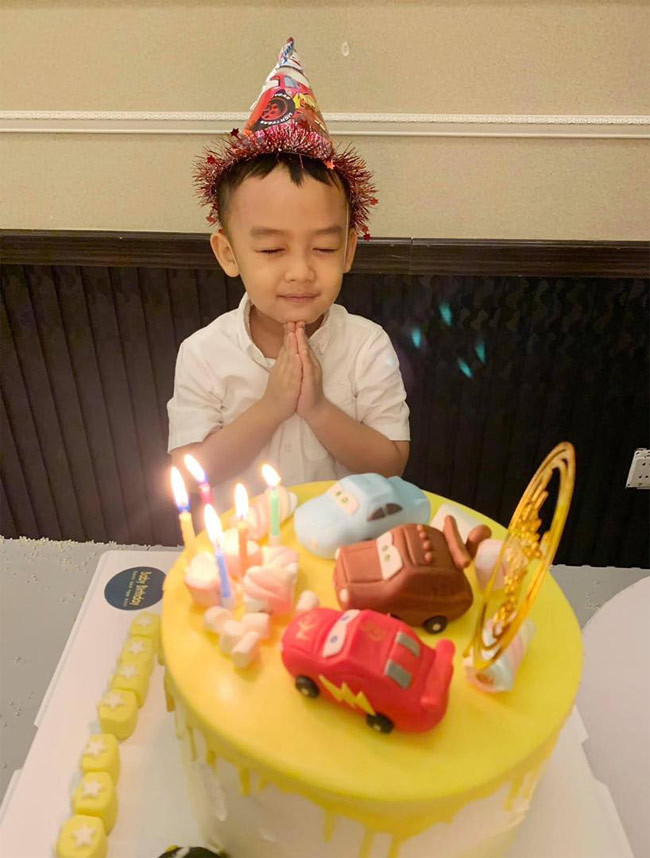 Một trong những lý do là vì nữ diễn viên quê Đăk Lăk thường xuyên chia sẻ hình ảnh một người đàn ông giấu mặt trên trang cá nhân.