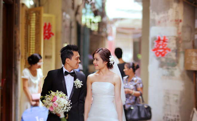 Hương Mai xinh đẹp và rạng rỡ trong ngày cưới với chú rể Sơn Tùng hồi tháng 10/2014.