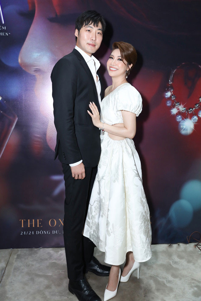 Đầu năm 2020, khi vừa ra mắt bạn trai người Hàn Quốc, Pha Lê cũng bị anti-fan nói cô giật chồng khiến nữ ca sĩ rất tức giận. “Xin khẳng định luôn khi đến với nhau là trai độc thân và gái độc thân, hoàn toàn đúng pháp luật và đạo đức”, Pha Lê chia sẻ.