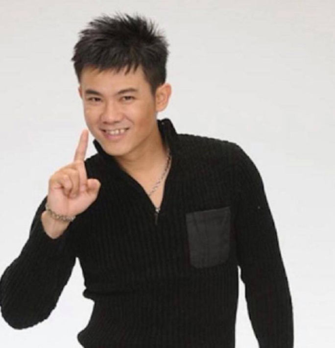 Vân Quang Long tiếp tục sự nghiệp ca hát và được khán giả nhớ tới với các ca khúc: "Nhật ký cho ai", "Bé mắt nhung", "Thư cuối", "Bởi tin lời thề"...