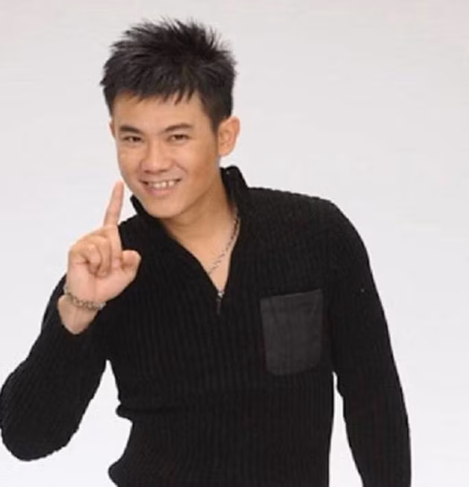 Vân Quang Long tiếp tục sự nghiệp ca hát và được khán giả nhớ tới với các ca khúc: "Nhật ký cho ai", "Bé mắt nhung", "Thư cuối", "Bởi tin lời thề"...