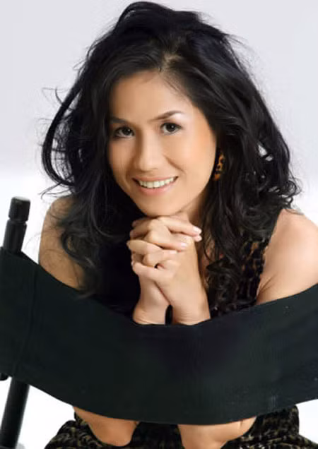 Trước khi trở thành nữ diễn viên nổi tiếng trên sân khấu kịch và phim ảnh, Đào Vân Anh từng tham gia nhóm múa ABC.