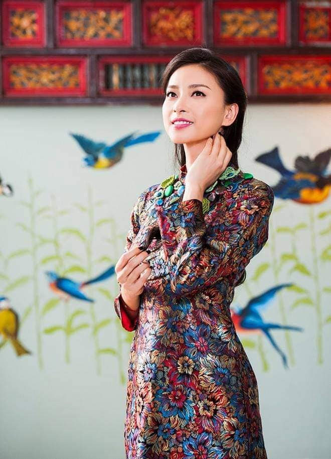 Không cần váy áo cầu kỳ hay trang điểm kỹ càng, Ngô Thanh Vân vẫn toát lên vẻ đẹp mặn mà.