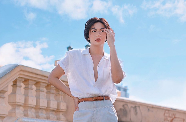 Mái tóc mới của nam ca sĩ sinh năm 1993 được bạn bè và cư dân mạng khen hết lời.