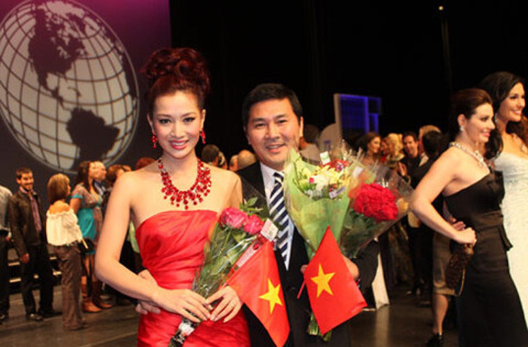 Năm 2011 khi Thu Hương giành ngôi Á hậu 2 cuộc thi Hoa hậu quý bà thế giới, doanh nhân Nguyễn Hoài Nam, chồng cô luôn bên cạnh để động viên tinh thần cho vợ.