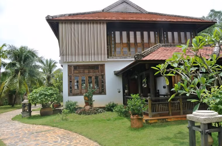 Biệt thự xa hoa của gia đình Hoa khôi Thu Hương ở quận 9 TP.HCM khiến nhiều người phải trầm trồ vì rất rộng rãi, xa hoa.