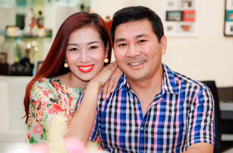 Chồng cô cũng là CEO một tập đoàn lớn và hết mực cưng chiều vợ.