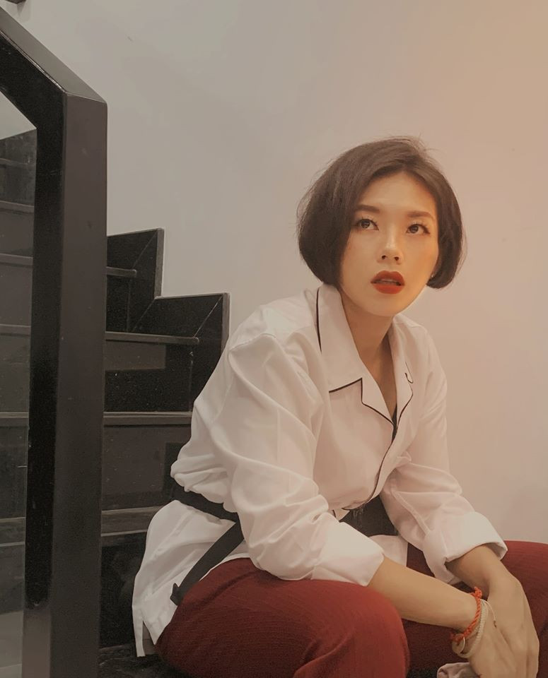 Ngoại hình thay đổi giúp Phương Anh tự tin diện những bộ đồ gợi cảm, tôn dáng.