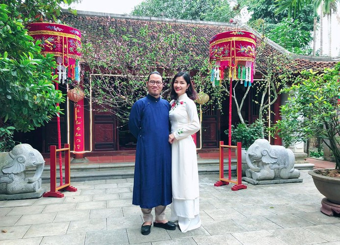 Vợ chồng Vượng Râu - Thu Hiền làm đám cưới vào năm 2010. Bà xã là hậu phương vững chắc của nam danh hài.