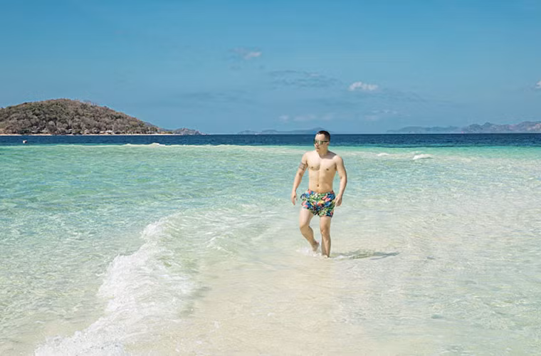 Bức hình Vũ Khắc Tiệp chụp ở Philippines năm ngoái, body của anh vẫn chưa nổi múi như bây giờ.