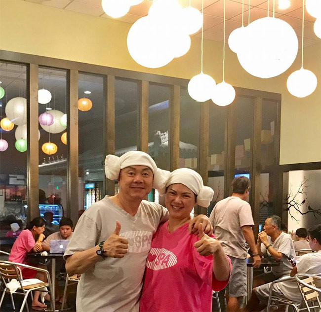 Chí Tài nổi tiếng trong giới nghệ sĩ không chỉ vì tài năng mà còn vì anh là một người chồng rất chung thủy và yêu thương vợ.