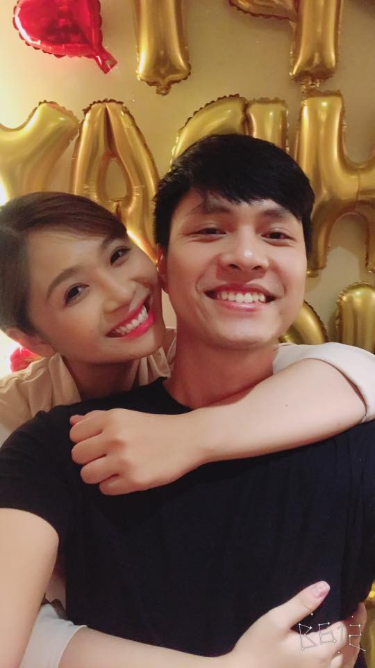 Vợ của anh là cựu hot girl trường Đại học Sư phạm Nghệ thuật Trung ương, từng nổi đình đám trên mạng một thời.