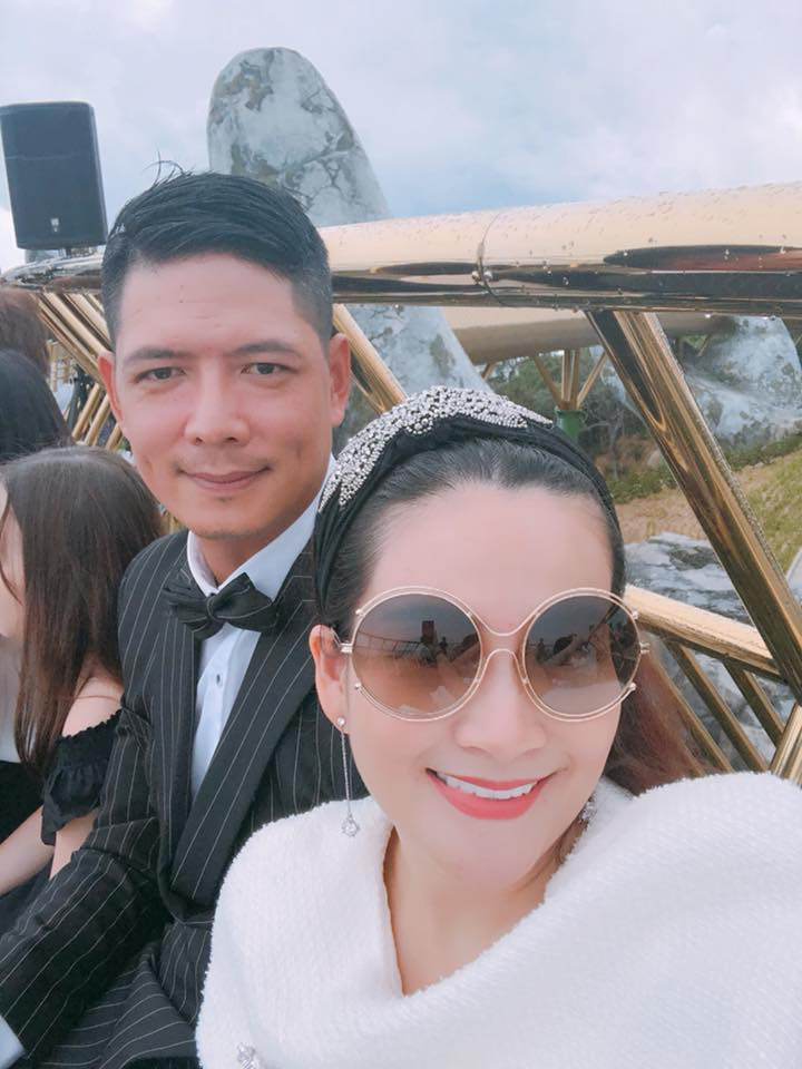  Bình Minh và bà xã hơn 4 tuổi thường xuyên đi du lịch, hẹn hò đi ăn, gặp gỡ bạn bè... để hâm nóng tình cảm.