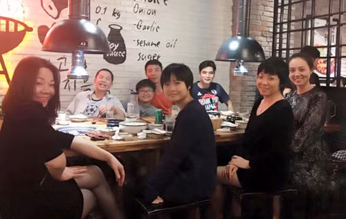 Không những thế, vợ cũ là MC Thảo Vân và bạn gái Ngọc Hà của Công Lý còn thân nhau đến kỳ lạ.