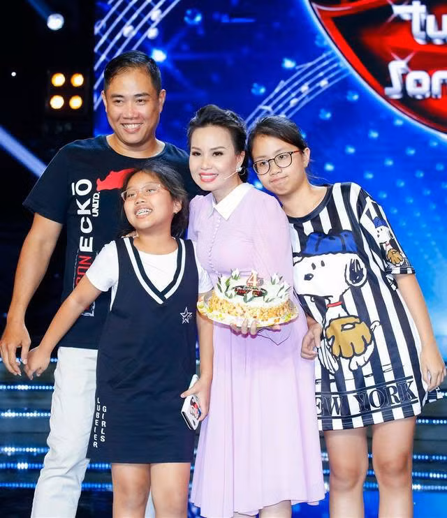 Cẩm Ly ít khi đưa con đi dự sự kiện nên hình ảnh hai bé cũng ít khi xuất hiện trên các phương tiện truyền thông.