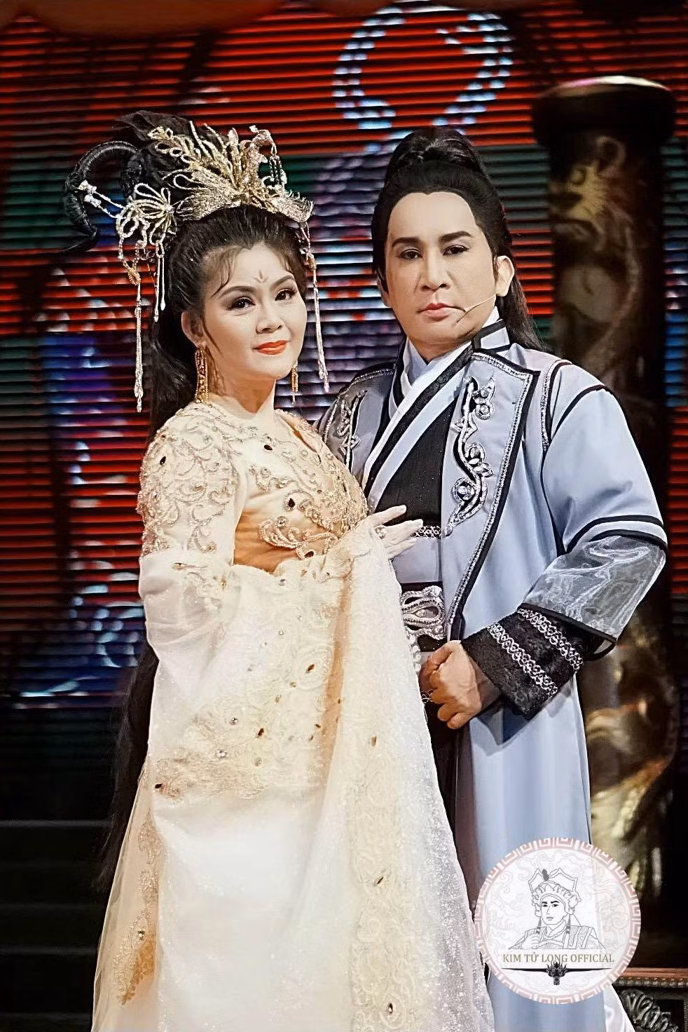 Nữ nghệ sĩ biểu diễn trên sân khấu chuyên nghiệp từ năm 11 tuổi.