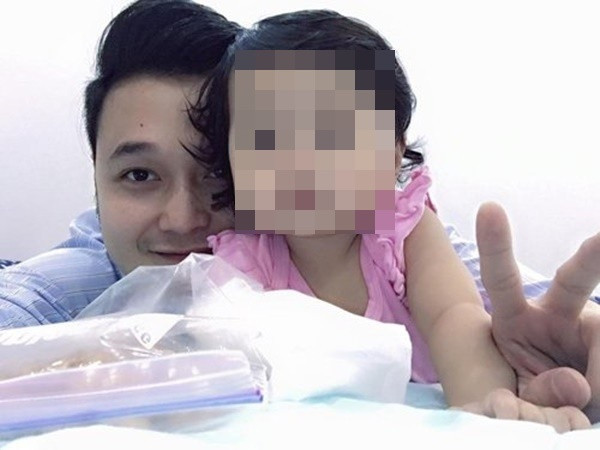 Ồn ào nhất có lẽ là chuyện tình cảm đời tư của ca sĩ Quang Vinh. Nam ca sĩ từng dính tin đồn kết hôn bí mật và đã có một cô con gái riêng.