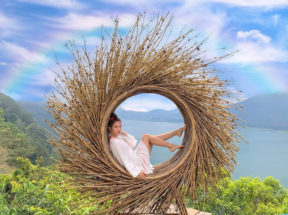 Phương Trinh còn cho biết cô thích ở “trên” hơn khi quan hệ.