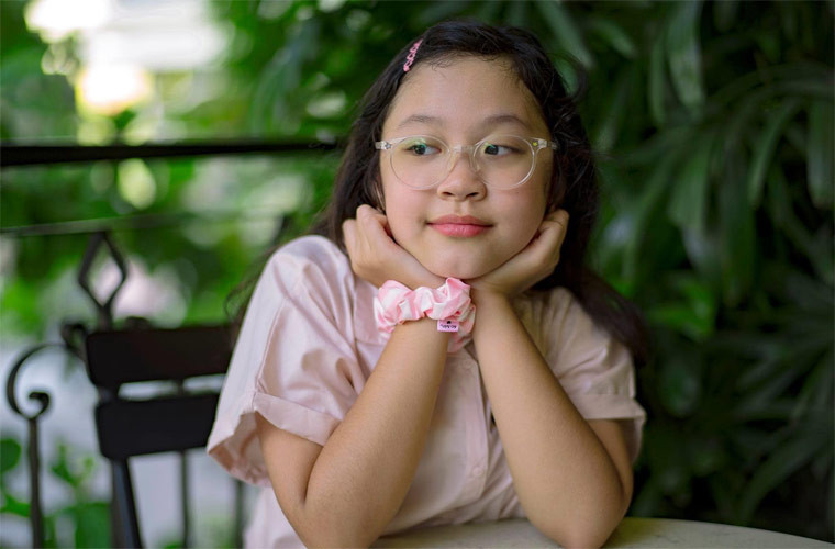 Bé An Nhiên ra dáng thiếu nữ dù mới ở tuổi lên 9.