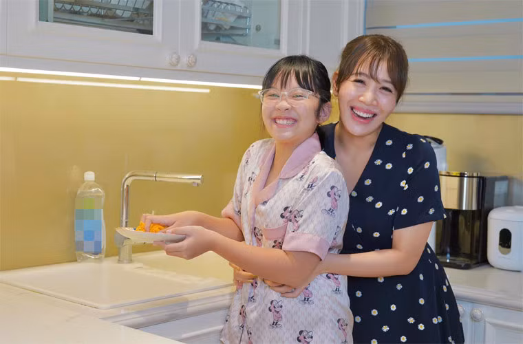 Hai mẹ con Diệp Chi thường xuyên chia sẻ những khoảnh khắc đời thường lên trang cá nhân.