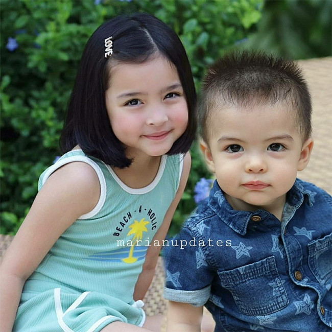 Không chịu thua kém chị, cậu em Jose Sixto hơn 1 tuổi cũng đẹp trai ngời ngời.