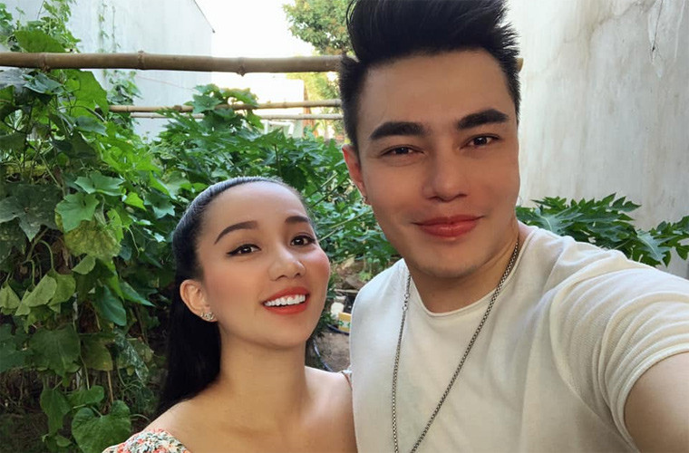 Ngoài việc chăm miếng ăn, giấc ngủ cho chồng, bà xã sinh năm 1992 của Bảo Lâm còn thay anh làm cả những việc của đàn ông trong nhà như: sửa điện, lái xe vì lý do Bảo Lâm không làm được việc nặng.