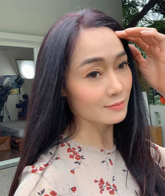 Mặc dù vậy, Phương vẫn nhớ nghề da diết, không dám tới nhà hát nơi mình từng làm việc vì sợ sẽ nhớ nghề, nhớ bạn diễn. Lần thứ hai, Phương rơi vào trạng thái trầm cảm tới mức cô không kiểm soát được hành động, suy nghĩ khiến gia đình căng thẳng, hai con thì sợ mẹ.