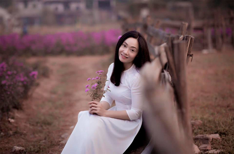 Cuộc hôn nhân của Quách Thu Phương lúc đó cũng chông chênh và rồi cô ly hôn. Một mình mang con gái lên Hà Nội sinh sống, Quách Thu Phương đầu quân vào Nhà hát Tuổi trẻ với suy nghĩ: “Nếu mình ốm, nếu mình làm sao thì con mình khổ trước tiên. Mình không thể mất tất cả cùng một lúc được". Bởi vậy cô lấy công việc, lấy con để làm trụ đỡ mà đứng dậy.