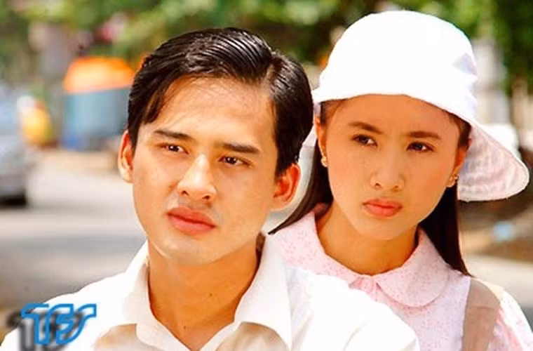 Nguyệt Ánh là diễn viên truyền hình quen thuộc với khán giả qua các bộ phim như: Cổng mặt trời, Thứ ba học trò, Dòng sông huynh đệ, Giấc mơ cổ tích, Gia đình phép thuật...