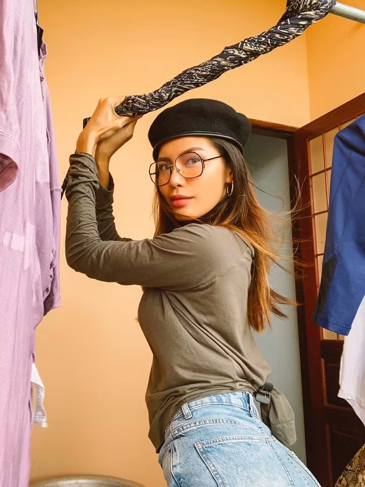 Minh Tú đi cách ly vẫn bày cho fan phơi đồ sao cho cốt cách...