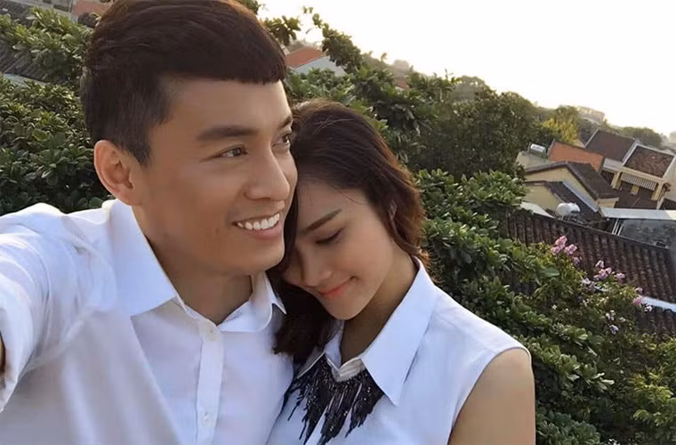 6 năm kết hôn, Lam Trường cho biết vợ chồng anh vẫn lãng mạn tuy nhiên cách thể hiện có khác hồi yêu nhau ví dụ như trốn con đi du lịch hâm nóng tình cảm.