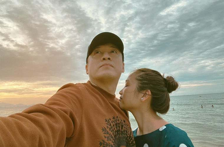 Thời gian đó, Yến Phương thường buồn bã, đăng những status đầy tâm trạng trên trang cá nhân khiến nhiều người tưởng hôn nhân của cô và Lam Trường rạn nứt.