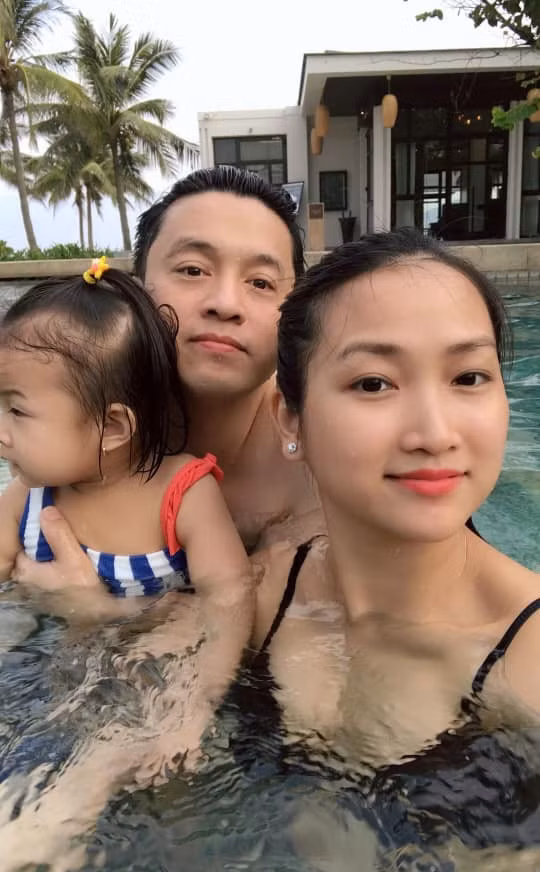 Ba năm sau, hai vợ chồng Lam Trường chào đón con gái Phoebe (tên ở nhà là Bì). Sau chi chào đời, bé Bì sống ở Mỹ cùng mẹ còn bố Lam Trường đi về giữa Việt Nam và Mỹ.