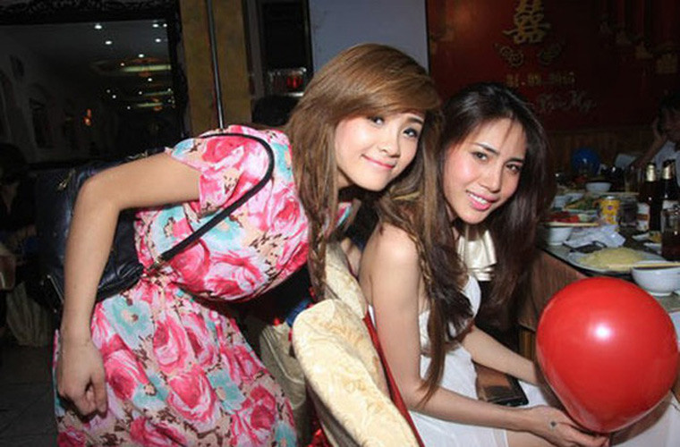 Không chỉ có quan hệ tốt với mẹ chồng, mà Thủy Tiên còn rất thân thiết với em gái Công Vinh ngay từ khi cô mới yêu nam cầu thủ.