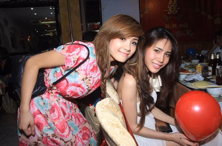 Không chỉ có quan hệ tốt với mẹ chồng, mà Thủy Tiên còn rất thân thiết với em gái Công Vinh ngay từ khi cô mới yêu nam cầu thủ.