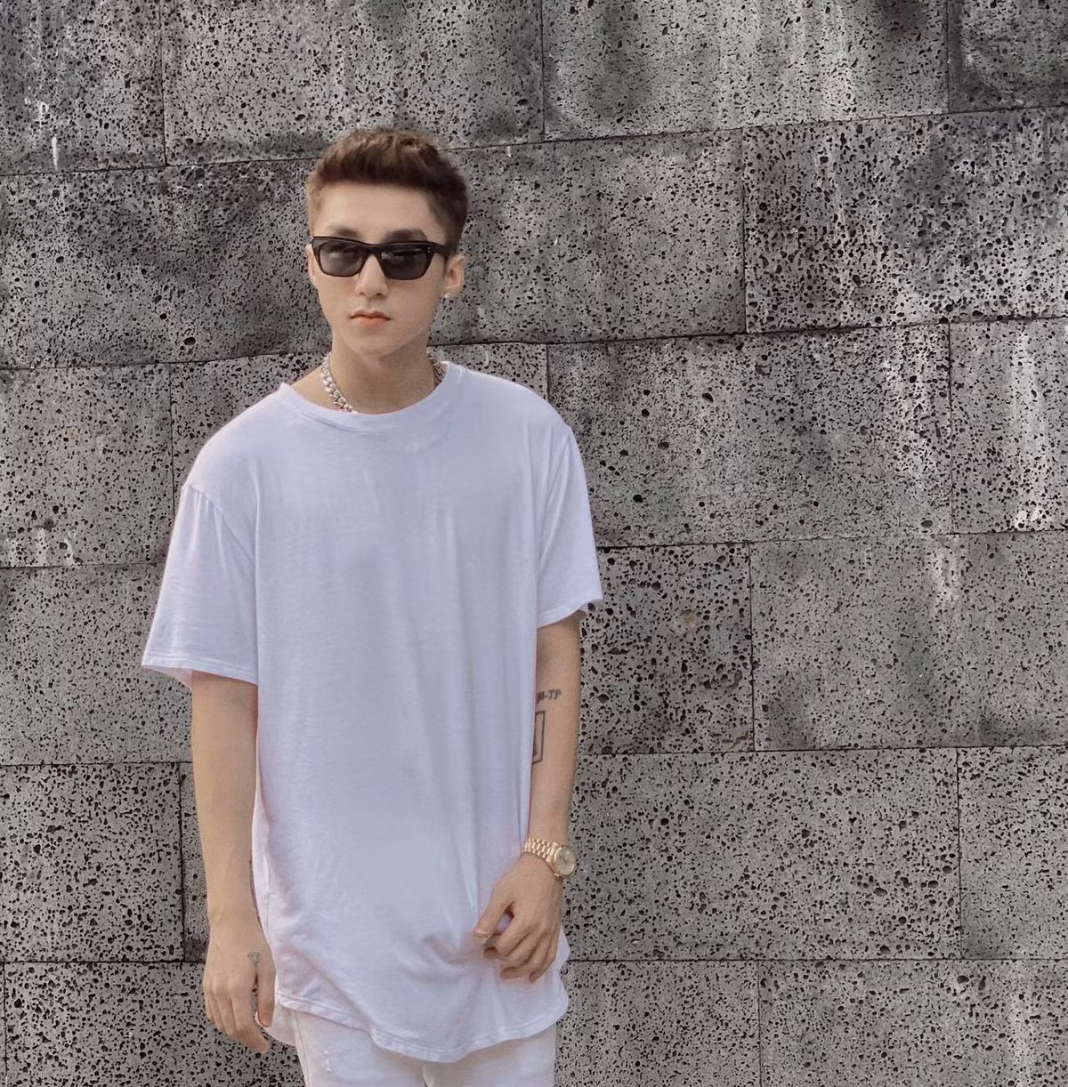 Mới đây, nam ca sĩ khoe thay đổi kiểu tóc trẻ trung, sành điệu khiến fan nữ "lịm tim".