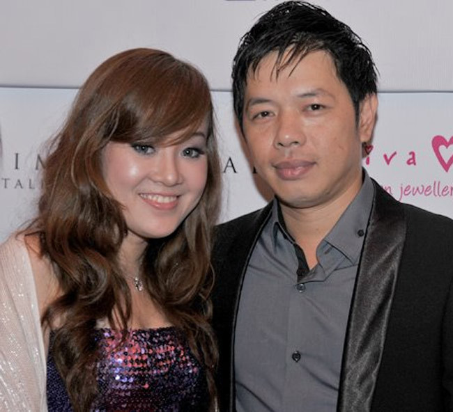 Hà Huỳnh Hồng Thu sinh năm 1985, kém Thái Hòa 11 tuổi.