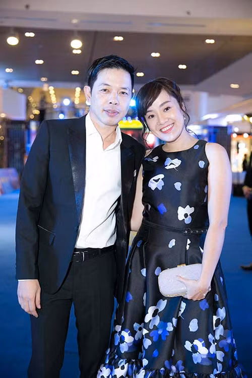 Hai người quen nhau trên mạng từ năm 2007 vì cùng sở thích, đam mê máy ảnh.